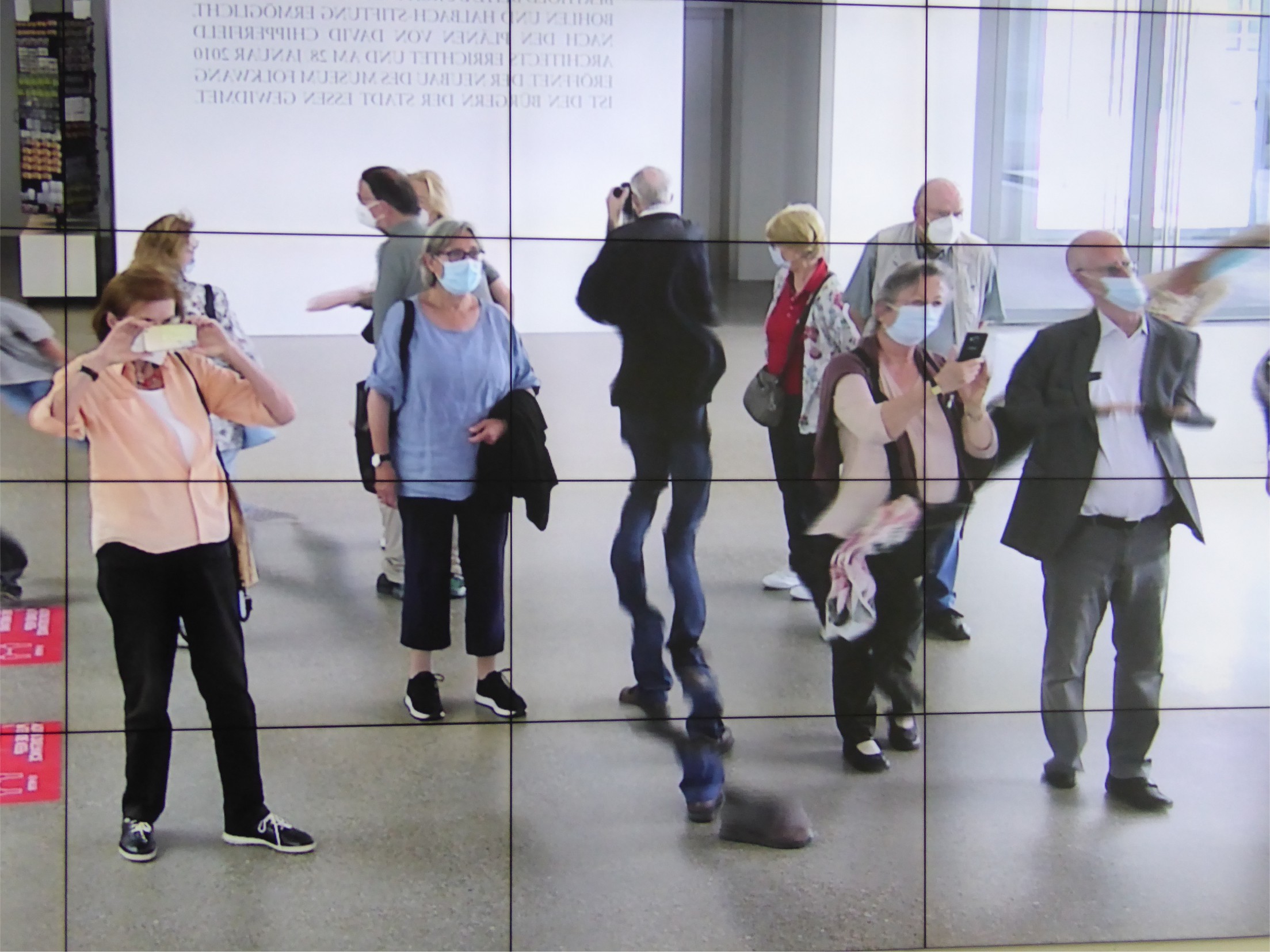 Videoinstallation im Eingang des Folkwang-Museums Videoinstallation im Eingang des Folkwang-Museums