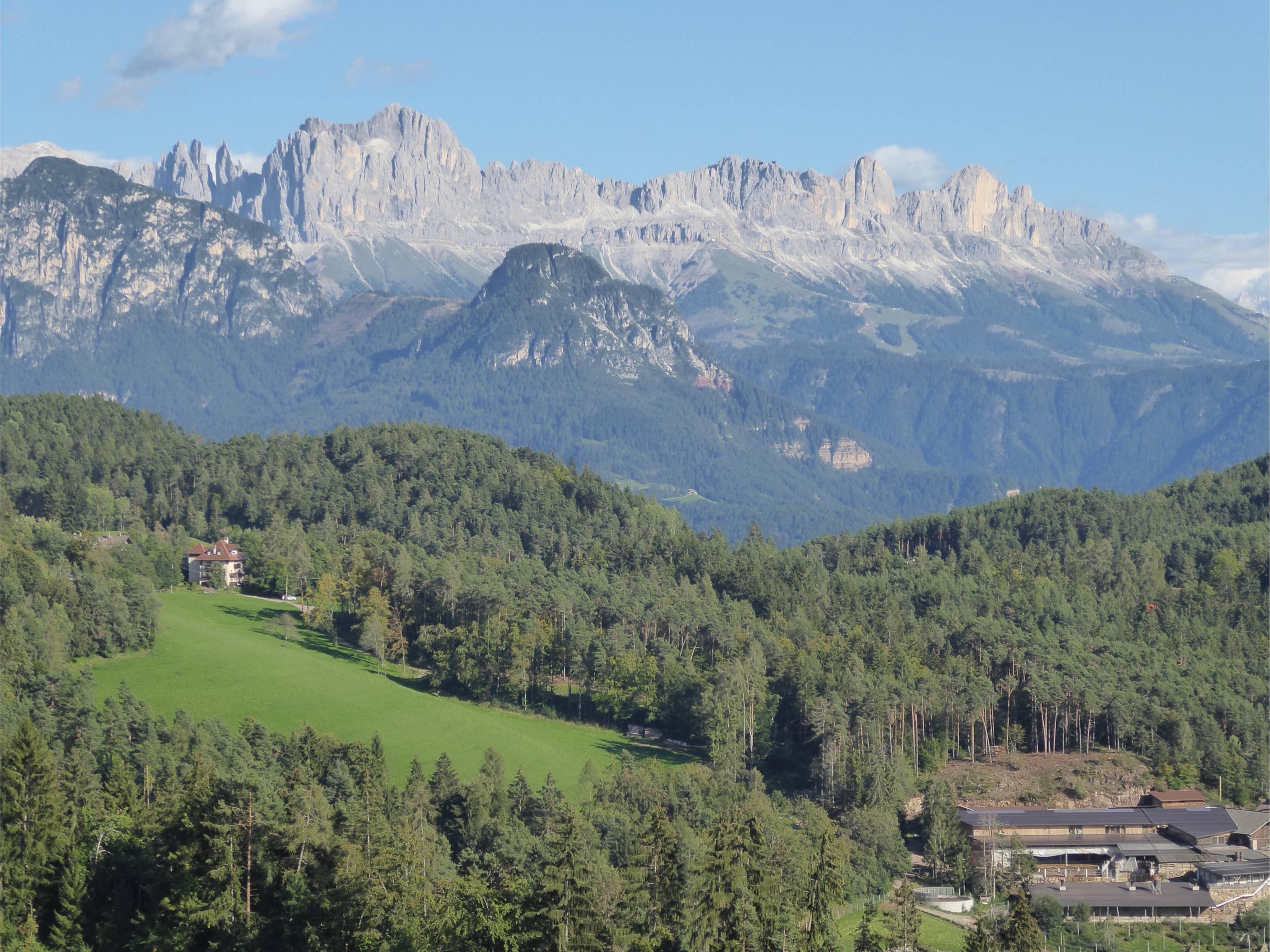Blick von Ober-Bozen auf die Dolomiten